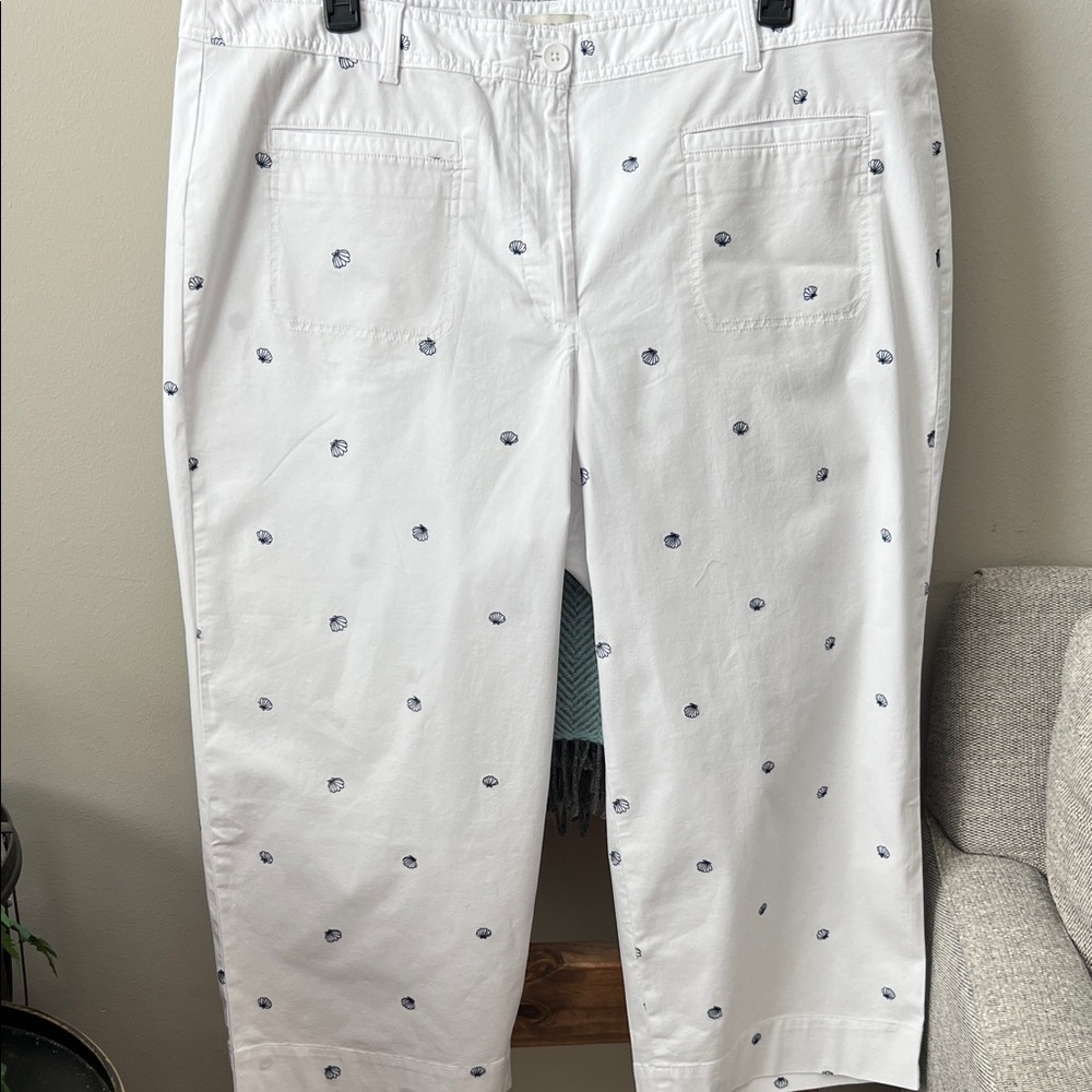 Cruise? Vacation?  Talbots White Wide Leg Crop w/Navy Clams, NWT, Retail $100